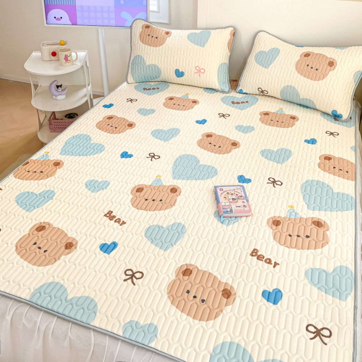 91家纺网 家纺一手货源 找家纺 川悦生活 2026春夏新款凉感丝凉席凉席席子 小熊奶昔