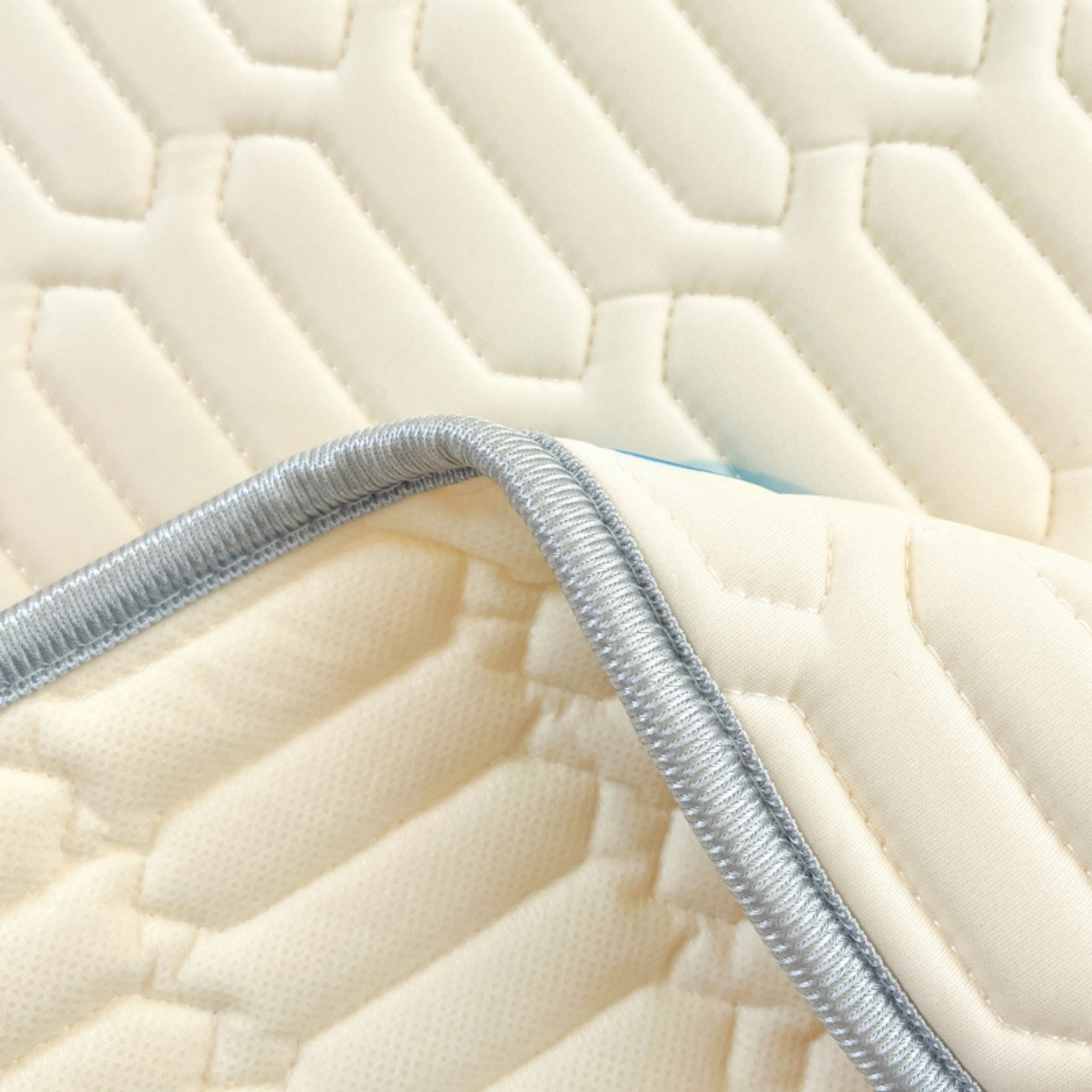 91家纺网 家纺一手货源 找家纺 川悦生活 2026春夏新款凉感丝凉席凉席席子 小熊奶昔