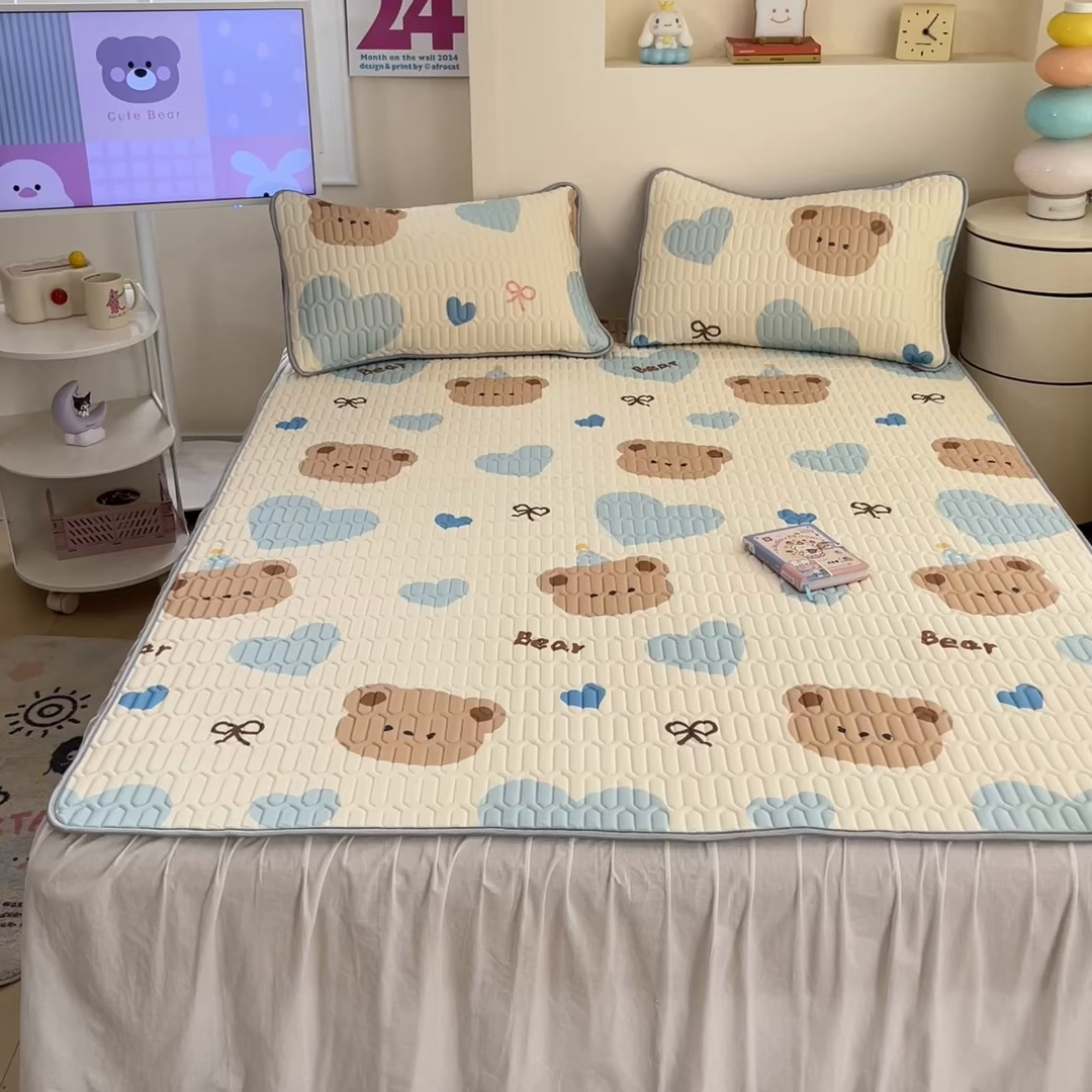 91家纺网 家纺一手货源 找家纺 川悦生活 2026春夏新款凉感丝凉席凉席席子 小熊奶昔