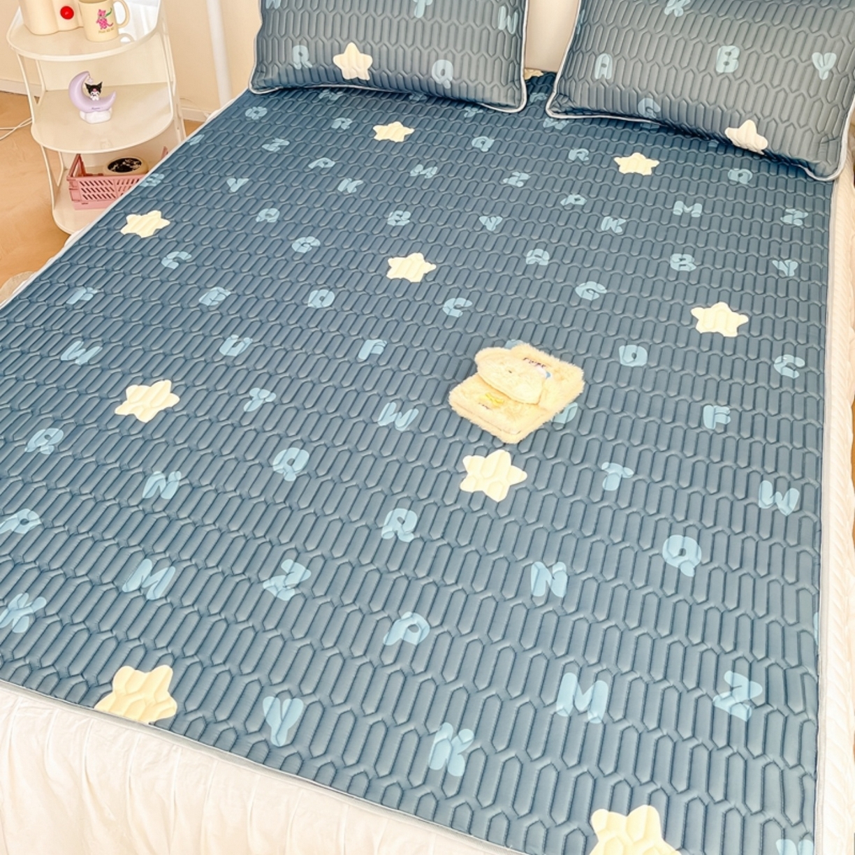 91家纺网 家纺一手货源 找家纺 川悦生活 2026春夏新款凉感丝凉席凉席席子 星星睡了