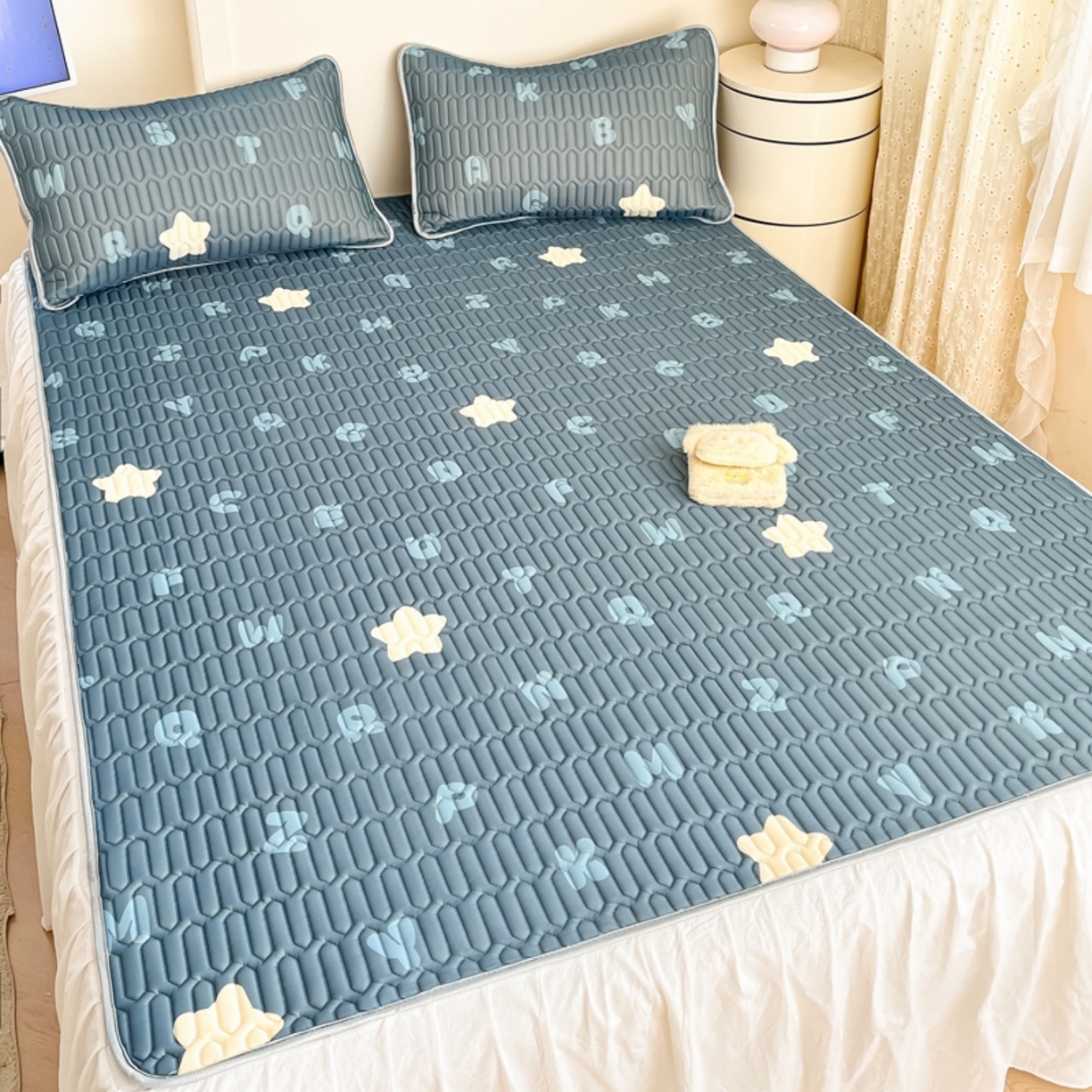 91家纺网 家纺一手货源 找家纺 川悦生活 2026春夏新款凉感丝凉席凉席席子 星星睡了