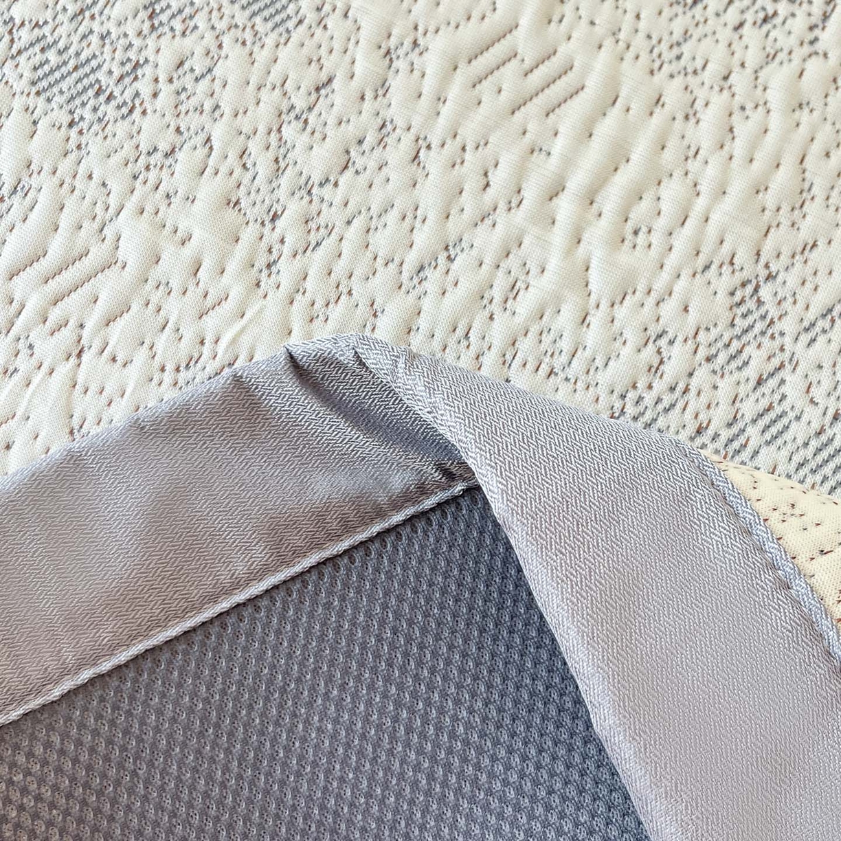 91家纺网 家纺一手货源 找家纺 川悦生活 2026新款凉感凉豆豆学生宿舍软席 尼尔-星灰