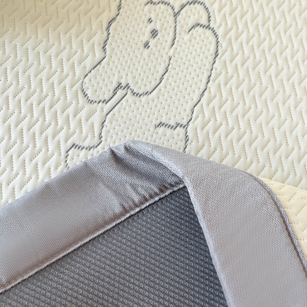 91家纺网 家纺一手货源 找家纺 川悦生活 2026新款凉感凉豆豆学生宿舍软席 朴朴小旺