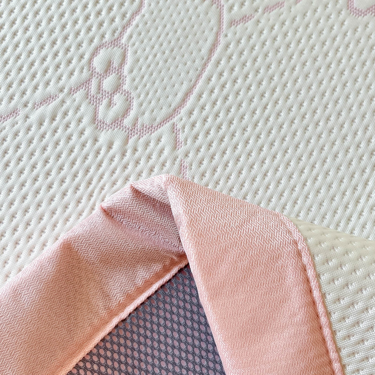 91家纺网 家纺一手货源 找家纺 川悦生活 2026新款凉感凉豆豆学生宿舍软席 甜心奶猫