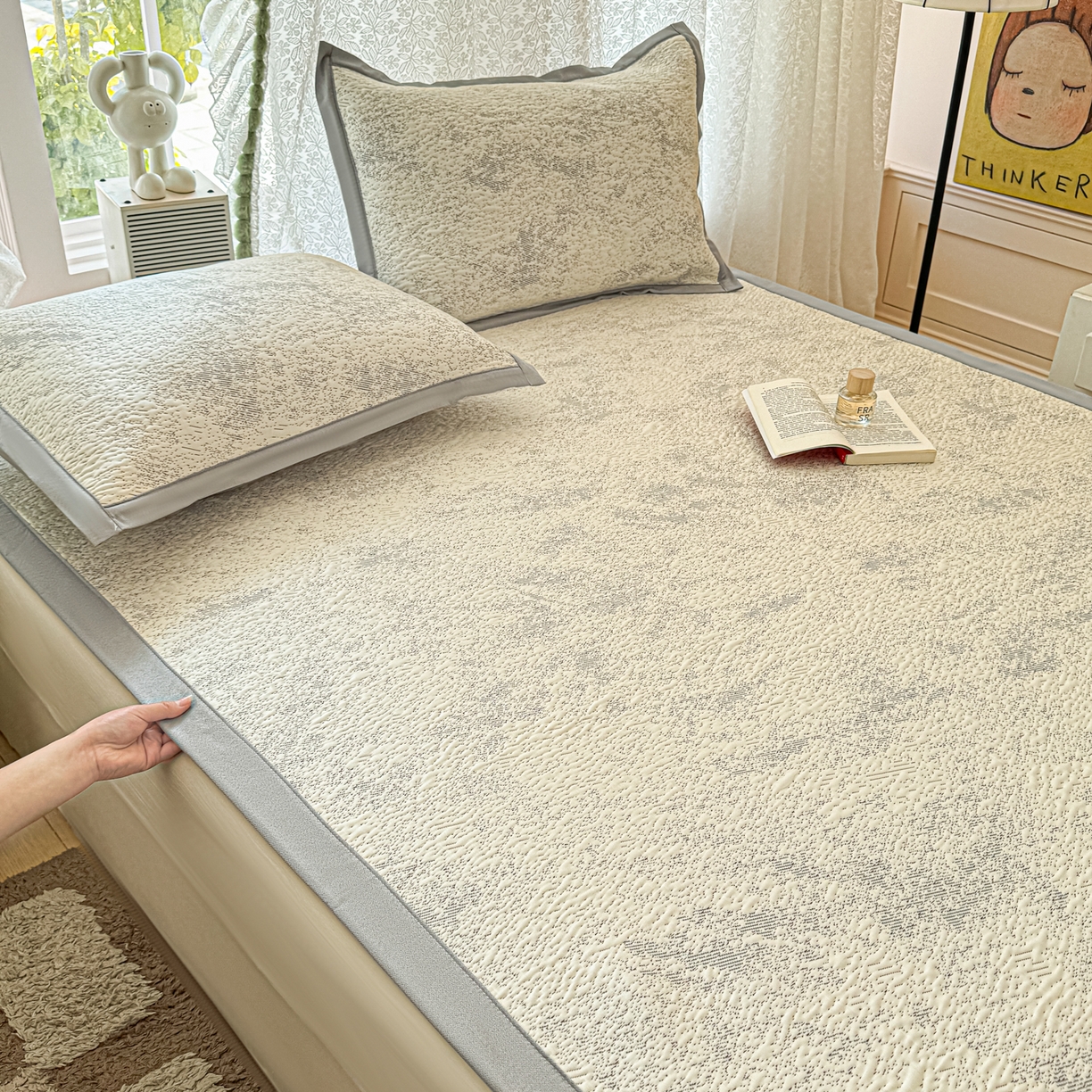 91家纺网 家纺一手货源 找家纺 川悦生活 2026新款PE凉感提花豆豆席平铺款三件套 尼尔-星灰