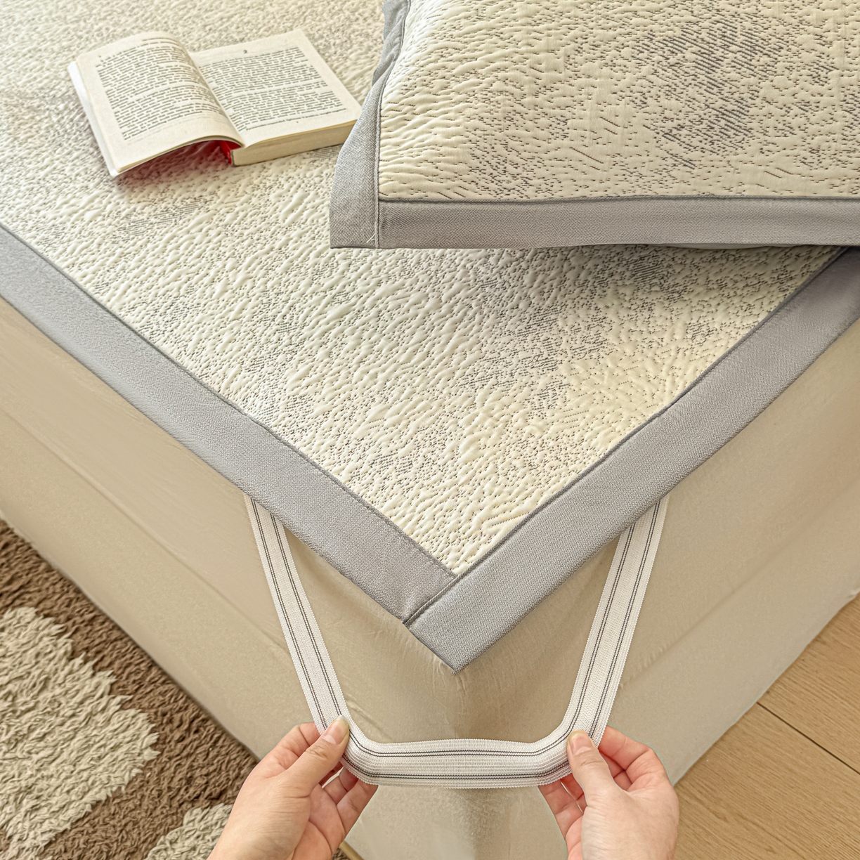 91家纺网 家纺一手货源 找家纺 川悦生活 2026新款PE凉感提花豆豆席平铺款三件套 尼尔-星灰