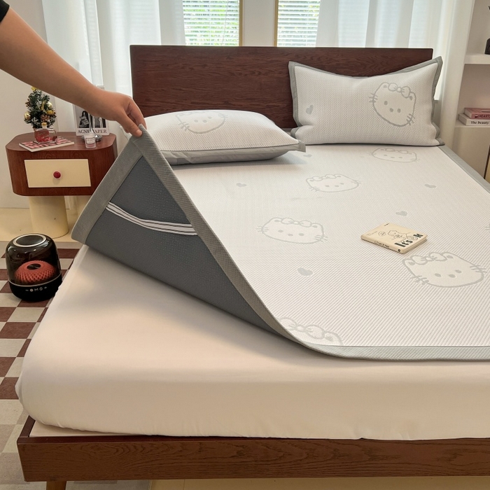 91家纺网 家纺一手货源 找家纺 川悦生活 2026新款PE凉感提花豆豆席平铺款三件套 爱心猫咪-月白