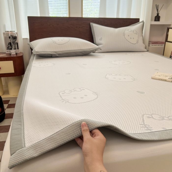 川悦生活 2026新款PE凉感提花豆豆席平铺款三件套 爱心猫咪-月白