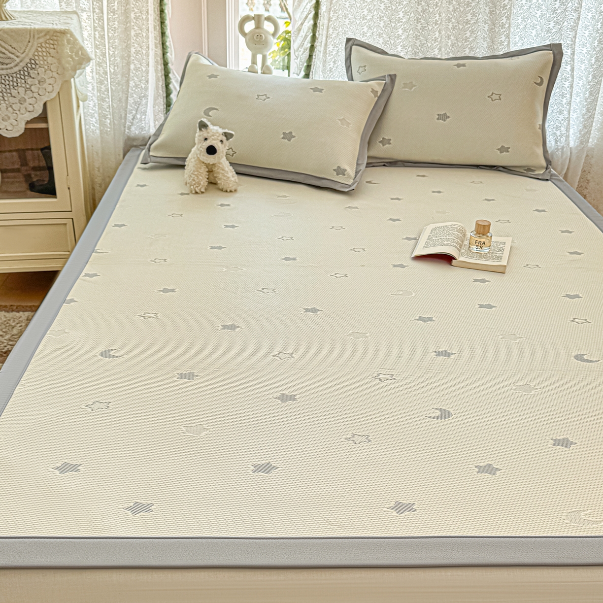 91家纺网 家纺一手货源 找家纺 川悦生活 2026新款PE凉感提花豆豆席平铺款三件套 奶油星月