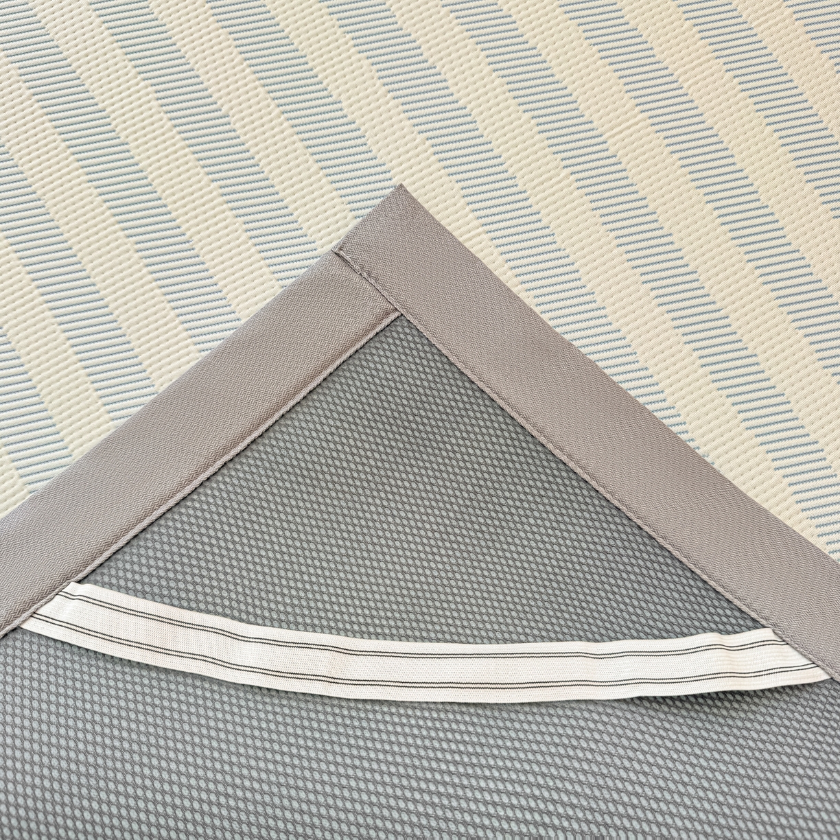 91家纺网 家纺一手货源 找家纺 川悦生活 2026新款PE凉感提花豆豆席平铺款三件套 甜心-水蓝