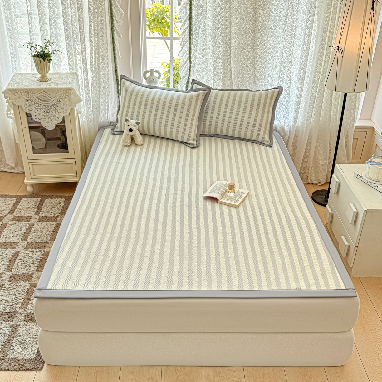 91家纺网 家纺一手货源 找家纺 川悦生活 2026新款PE凉感提花豆豆席平铺款三件套 甜心-月灰