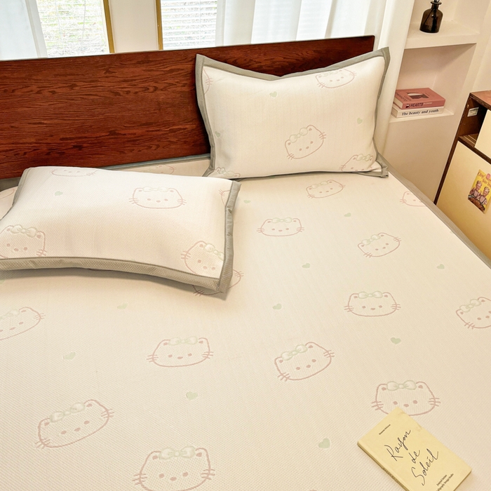 91家纺网 家纺一手货源 找家纺 川悦生活 2026新款PE凉感提花豆豆席平铺款三件套 爱心猫咪-茶青