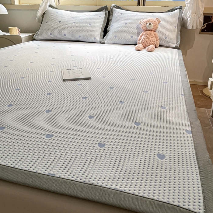 91家纺网 家纺一手货源 找家纺 川悦生活 2026新款PE凉感提花豆豆席平铺款三件套 清爽蓝调