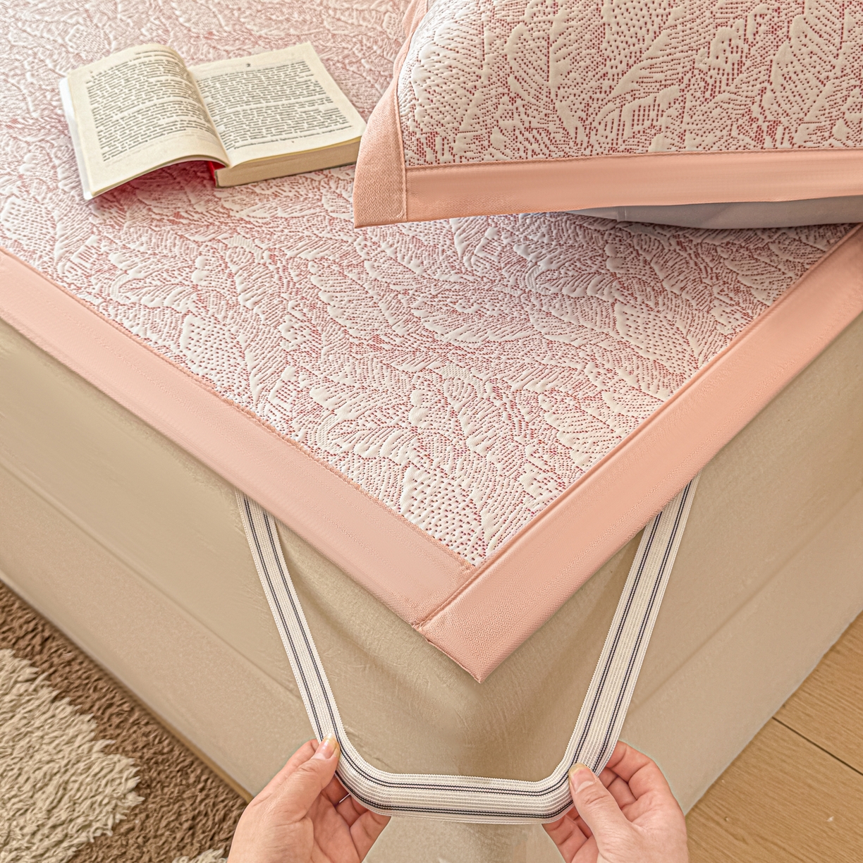 91家纺网 家纺一手货源 找家纺 川悦生活 2026新款PE凉感提花豆豆席平铺款三件套 夏季岛屿-粉