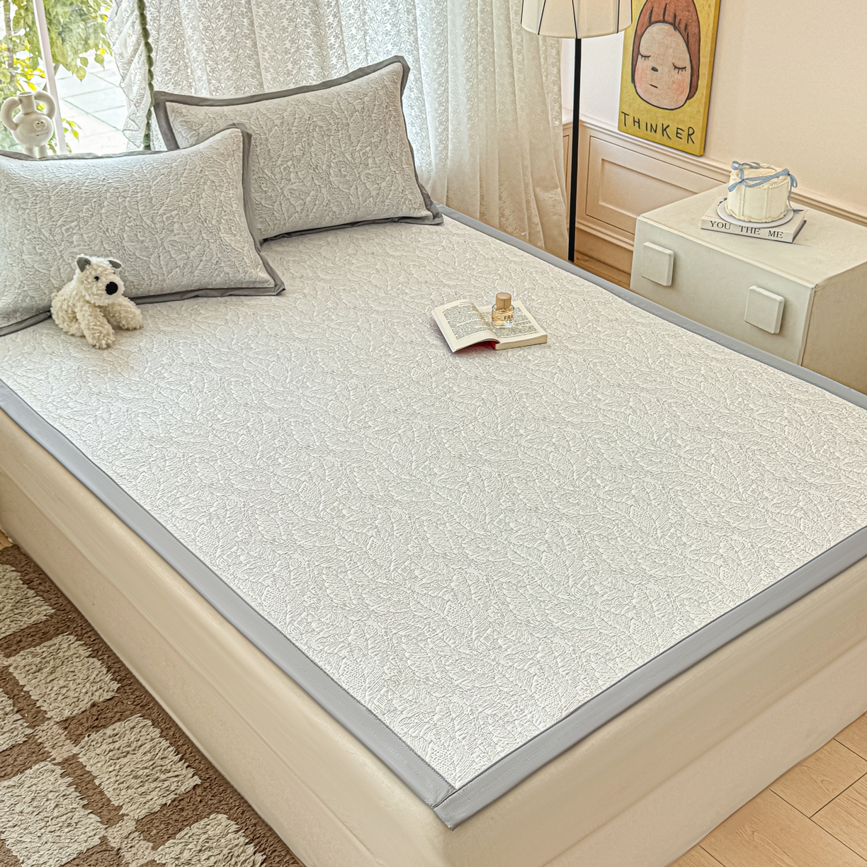 91家纺网 家纺一手货源 找家纺 川悦生活 2026新款PE凉感提花豆豆席平铺款三件套 夏季岛屿-月银