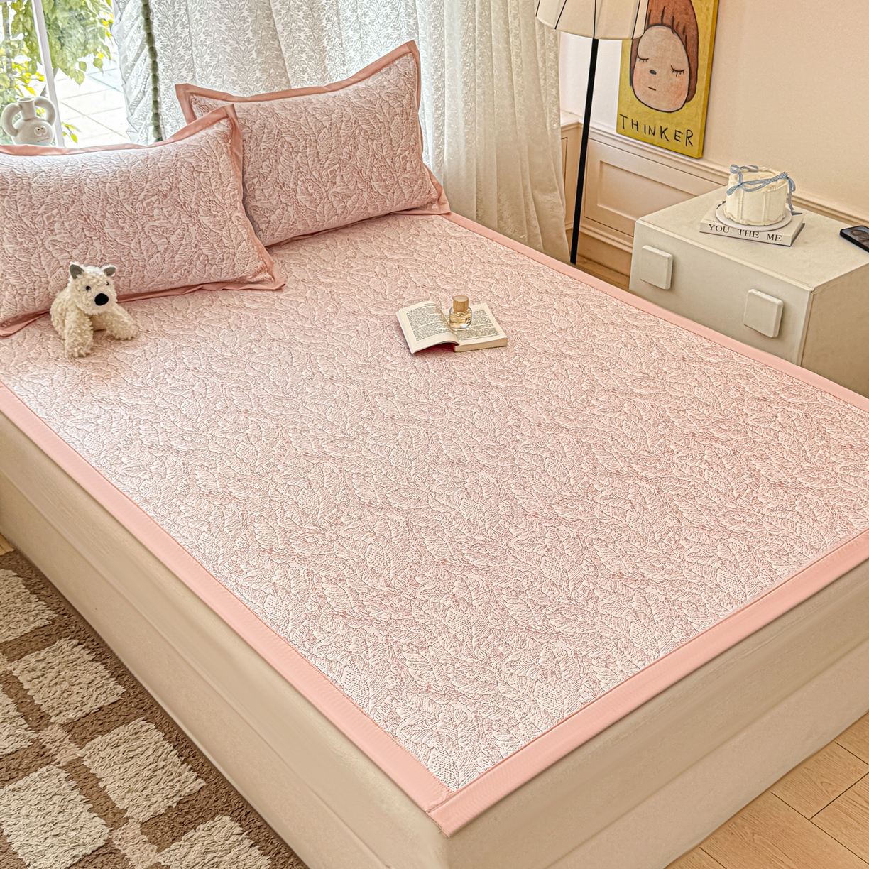 91家纺网 家纺一手货源 找家纺 川悦生活 2026新款PE凉感提花豆豆席平铺款三件套 夏季岛屿-粉