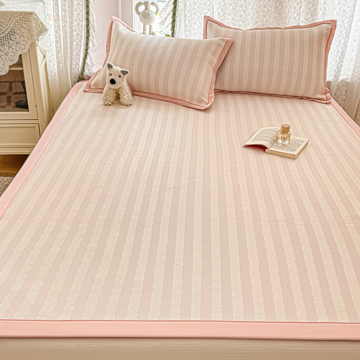 91家纺网 家纺一手货源 找家纺 川悦生活 2026新款PE凉感提花豆豆席平铺款三件套 甜心-奶粉