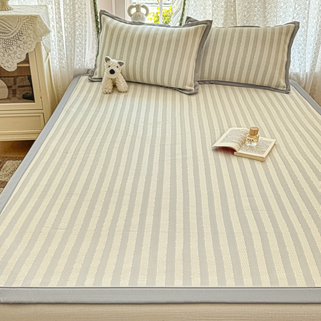 91家纺网 家纺一手货源 找家纺 川悦生活 2026新款PE凉感提花豆豆席平铺款三件套 甜心-月灰