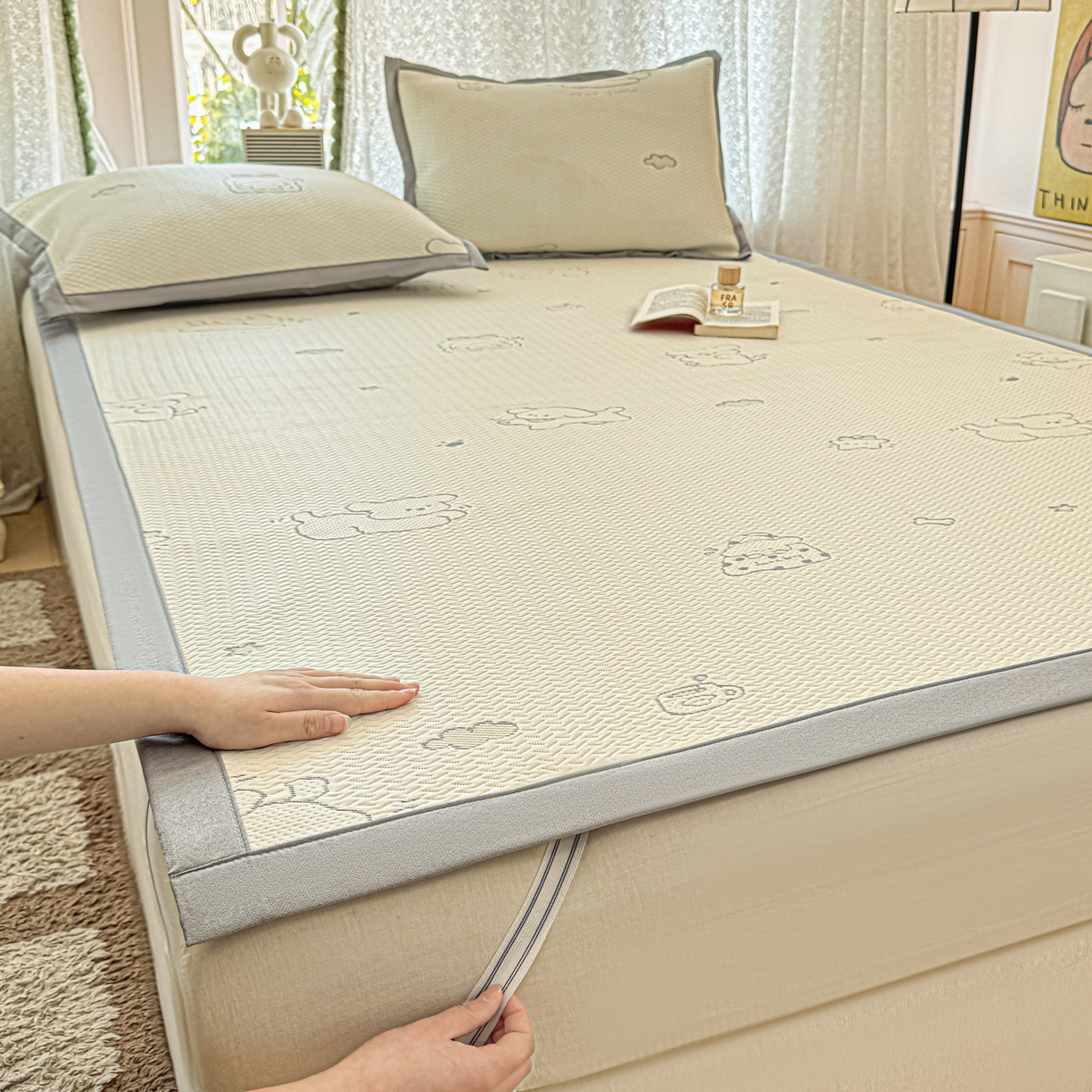 91家纺网 家纺一手货源 找家纺 川悦生活 2026新款PE凉感提花豆豆席平铺款三件套 朴朴小旺