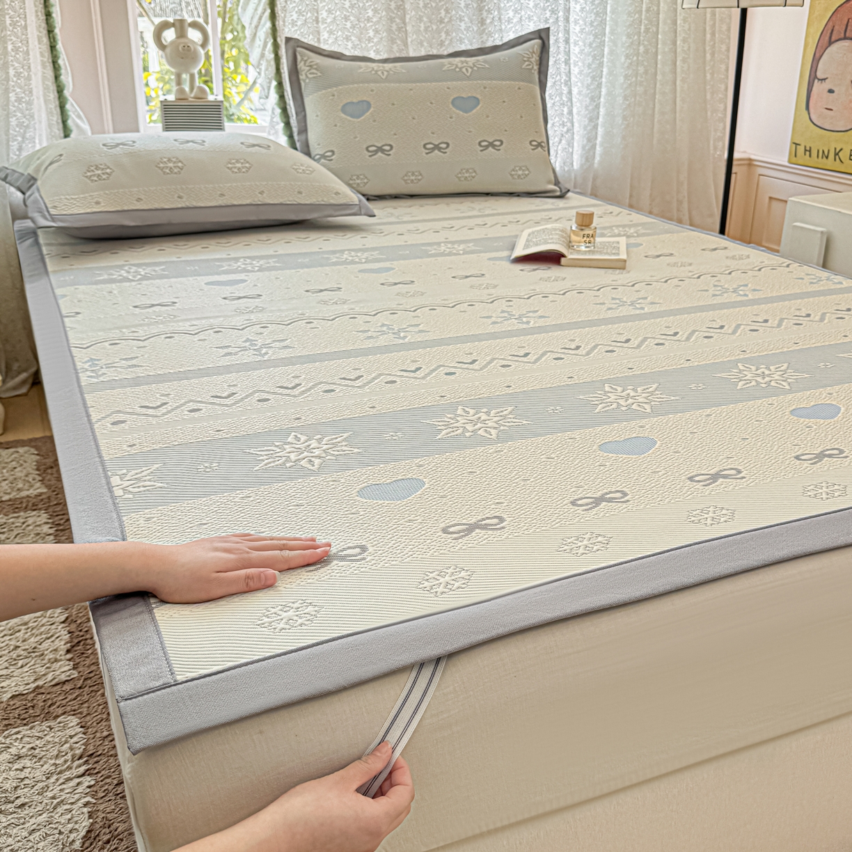 91家纺网 家纺一手货源 找家纺 川悦生活 2026新款PE凉感提花豆豆席平铺款三件套 费尔冰雪