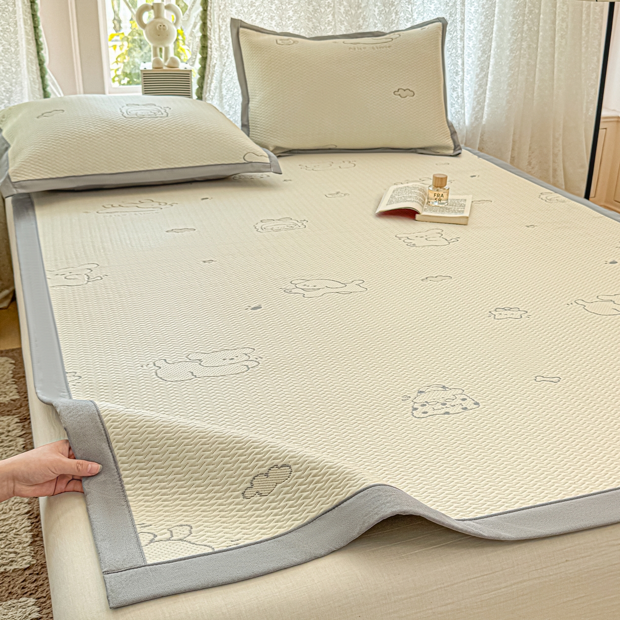 91家纺网 家纺一手货源 找家纺 川悦生活 2026新款PE凉感提花豆豆席平铺款三件套 朴朴小旺