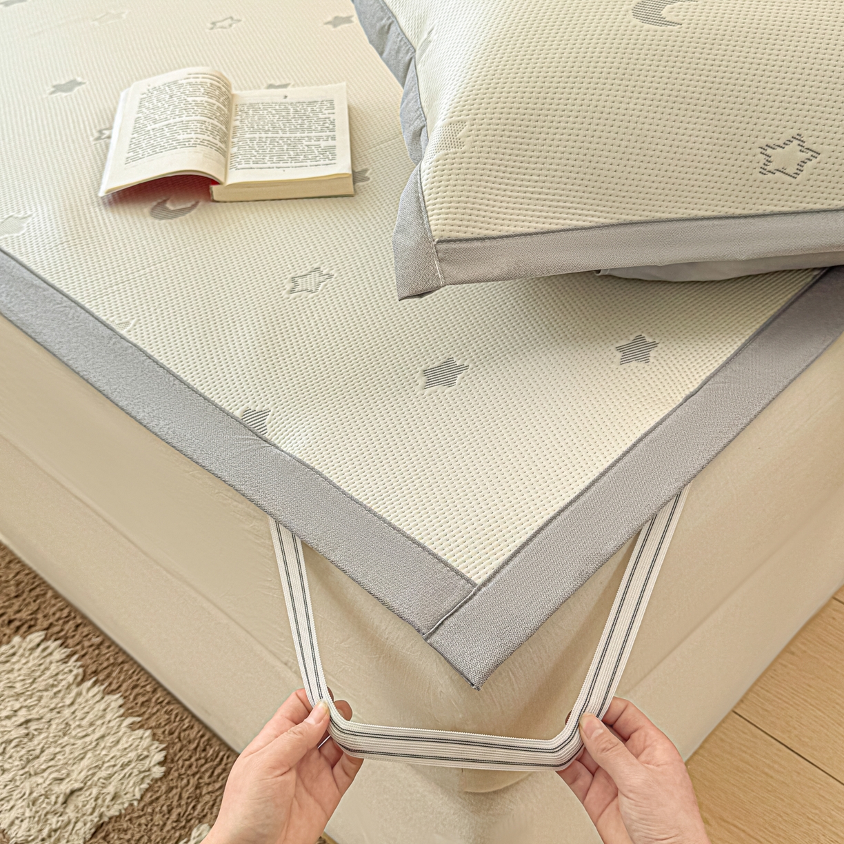 91家纺网 家纺一手货源 找家纺 川悦生活 2026新款PE凉感提花豆豆席平铺款三件套 奶油星月