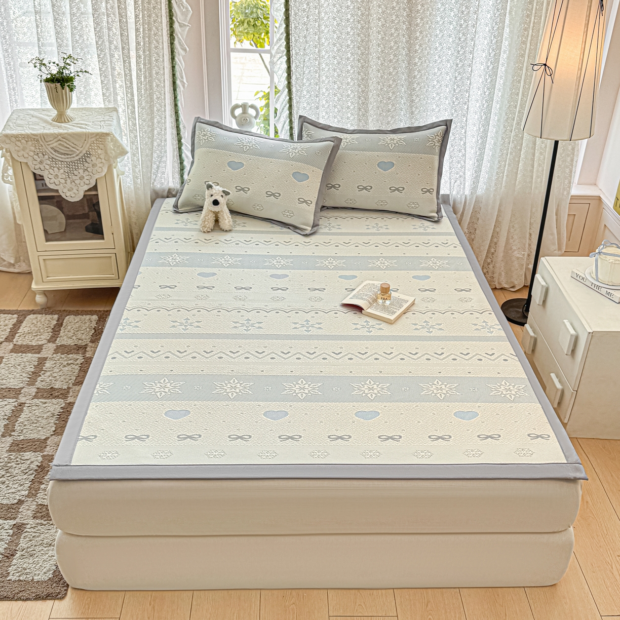 川悦生活 2026新款PE凉感提花豆豆席平铺款三件套 费尔冰雪