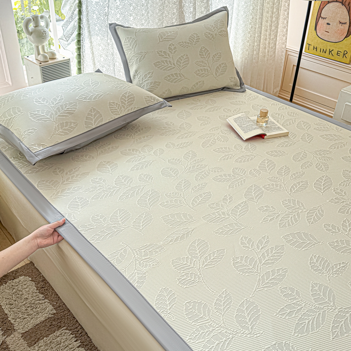 91家纺网 家纺一手货源 找家纺 川悦生活 2026新款PE凉感提花豆豆席平铺款三件套 月桂-月银