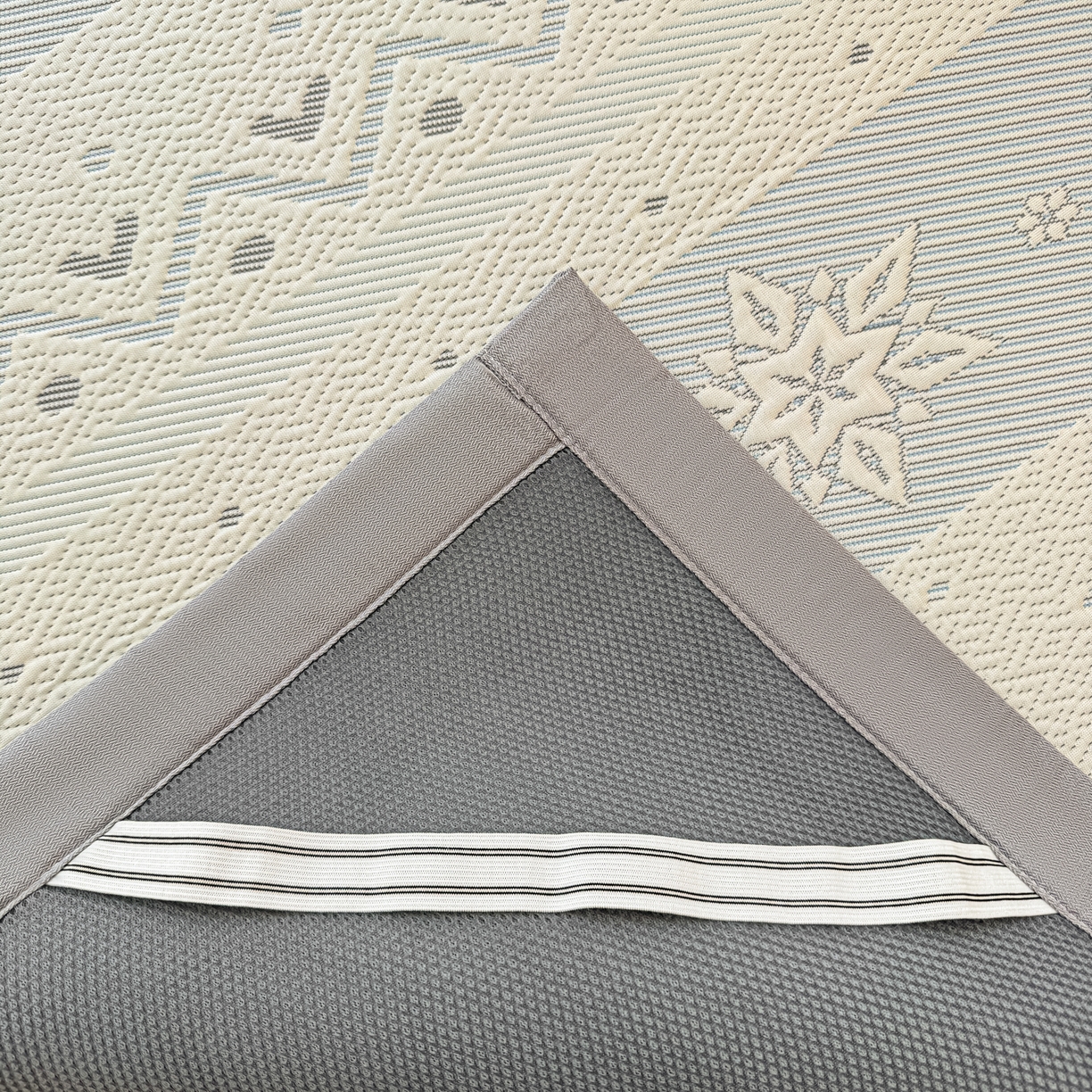 91家纺网 家纺一手货源 找家纺 川悦生活 2026新款PE凉感提花豆豆席平铺款三件套 费尔冰雪