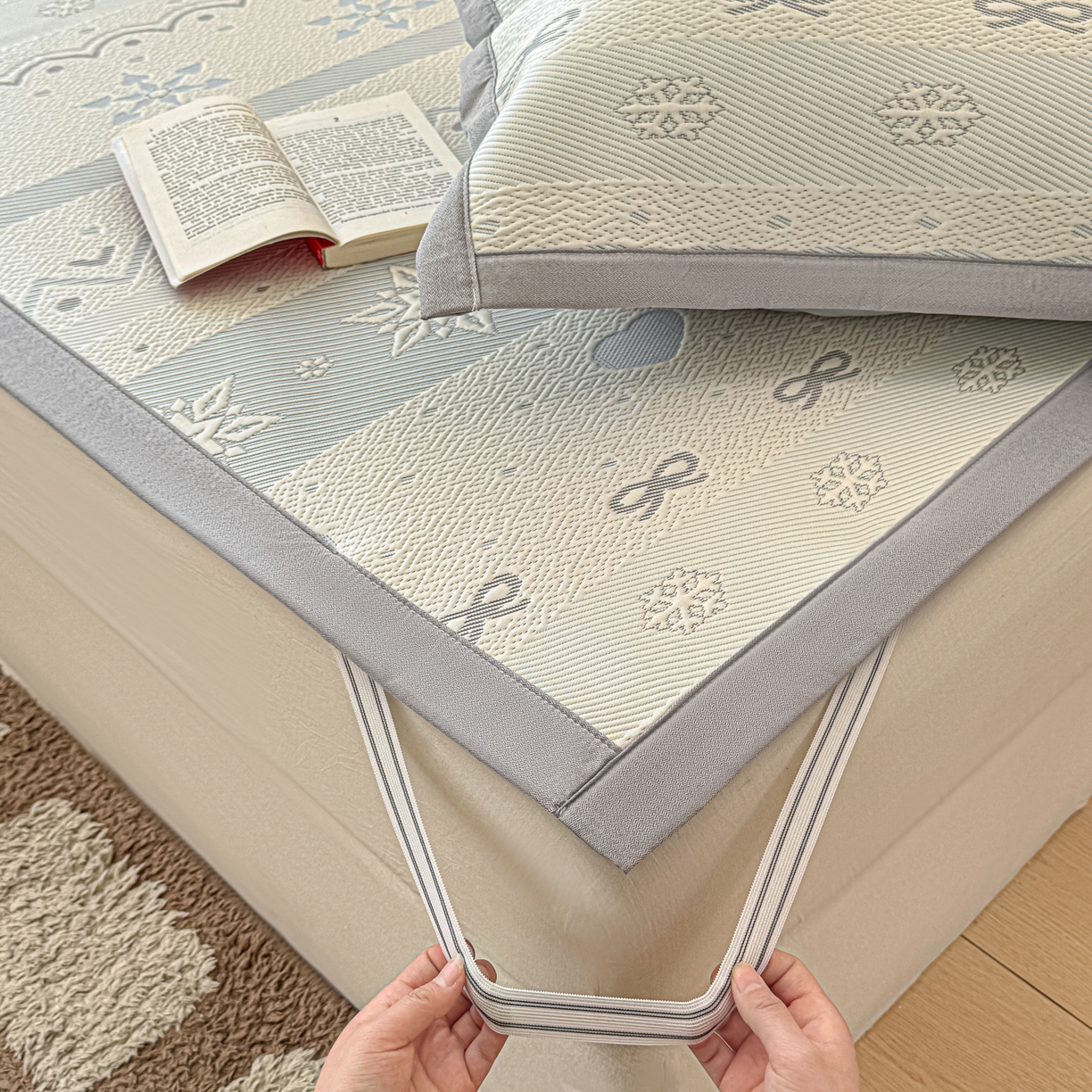 91家纺网 家纺一手货源 找家纺 川悦生活 2026新款PE凉感提花豆豆席平铺款三件套 费尔冰雪