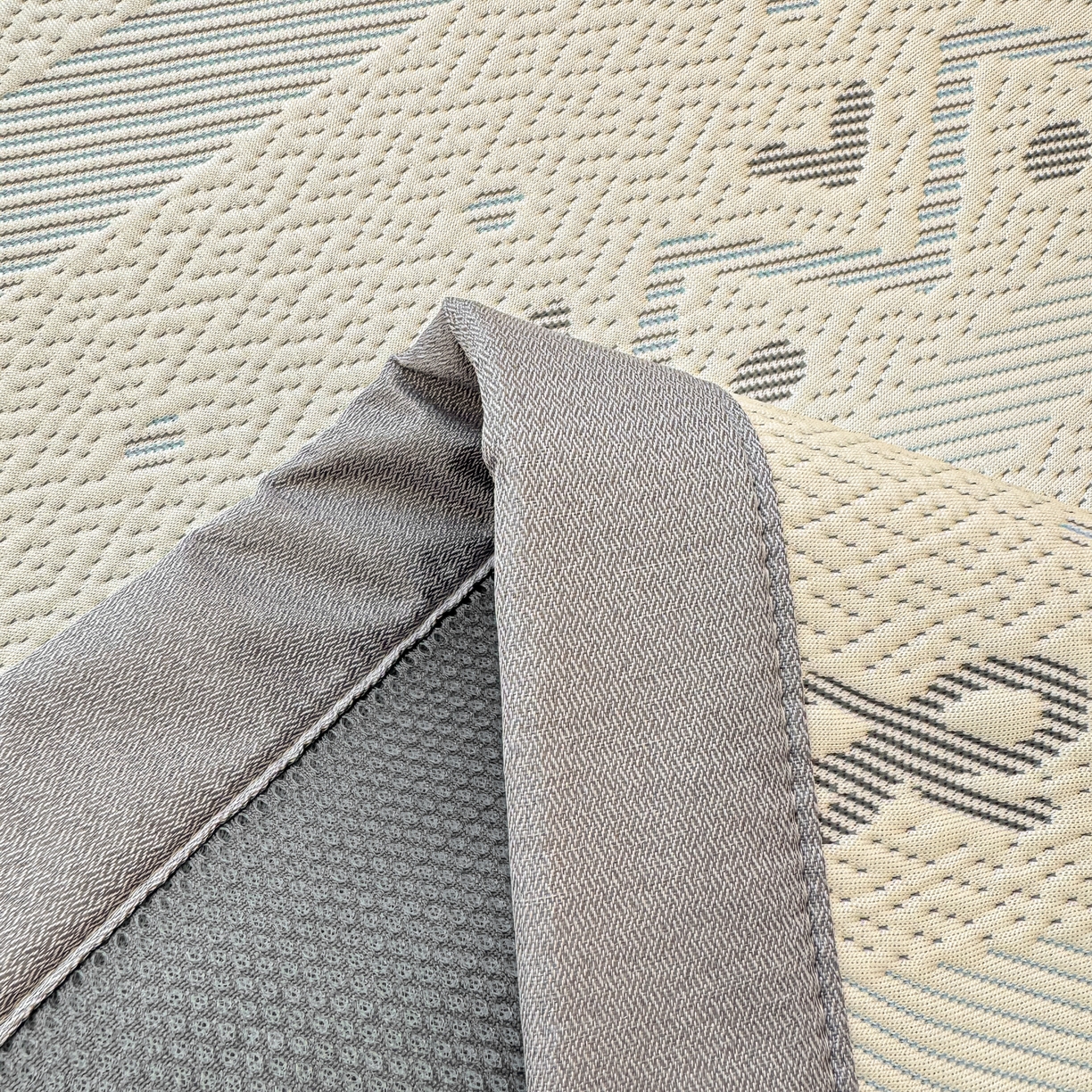 91家纺网 家纺一手货源 找家纺 川悦生活 2026新款PE凉感提花豆豆席平铺款三件套 费尔冰雪