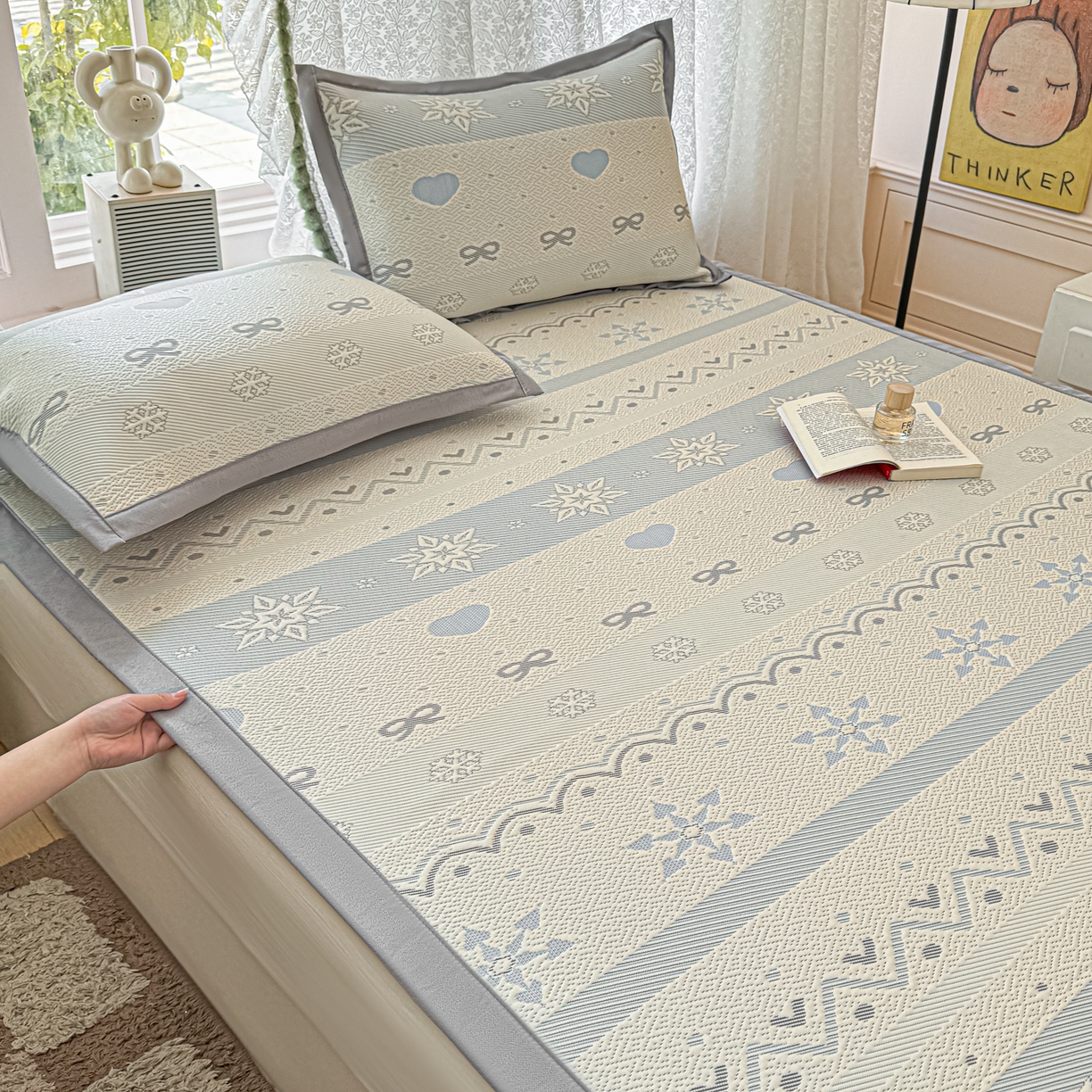 91家纺网 家纺一手货源 找家纺 川悦生活 2026新款PE凉感提花豆豆席平铺款三件套 费尔冰雪