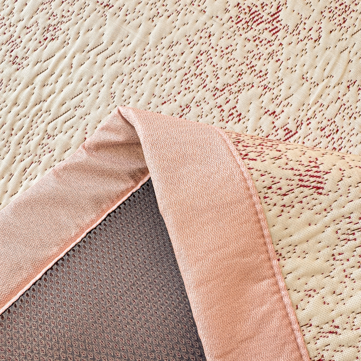 91家纺网 家纺一手货源 找家纺 川悦生活 2026新款PE凉感提花豆豆席平铺款三件套 尼尔-粉