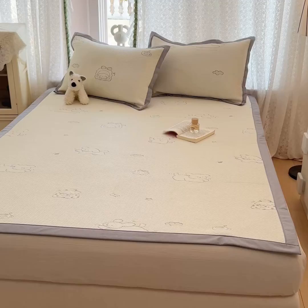 91家纺网 家纺一手货源 找家纺 川悦生活 2026新款PE凉感提花豆豆席平铺款三件套 朴朴小旺