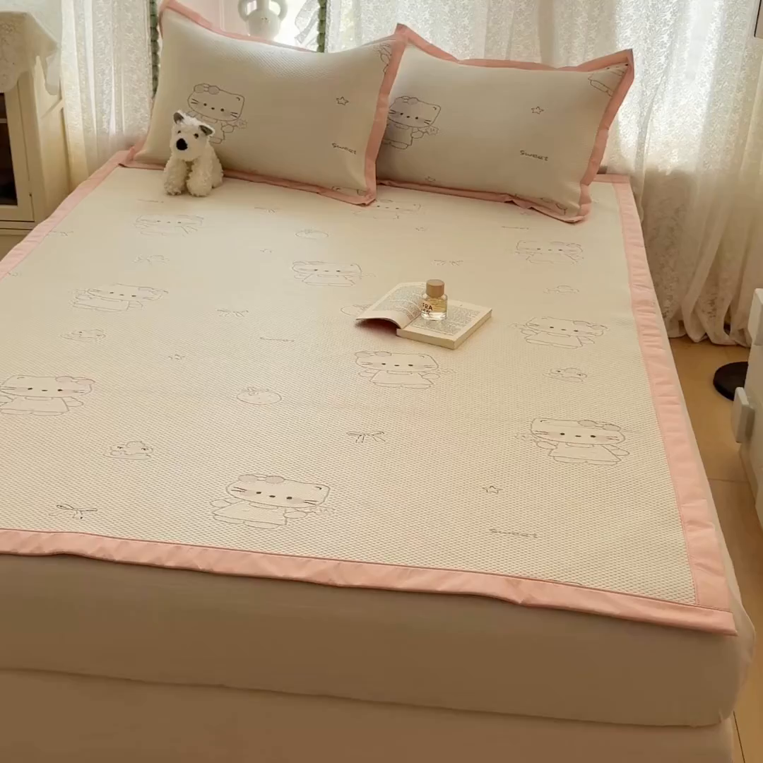 91家纺网 家纺一手货源 找家纺 川悦生活 2026新款PE凉感提花豆豆席平铺款三件套 星花小猫