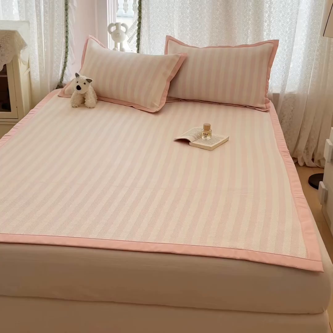 91家纺网 家纺一手货源 找家纺 川悦生活 2026新款PE凉感提花豆豆席平铺款三件套 甜心-奶粉