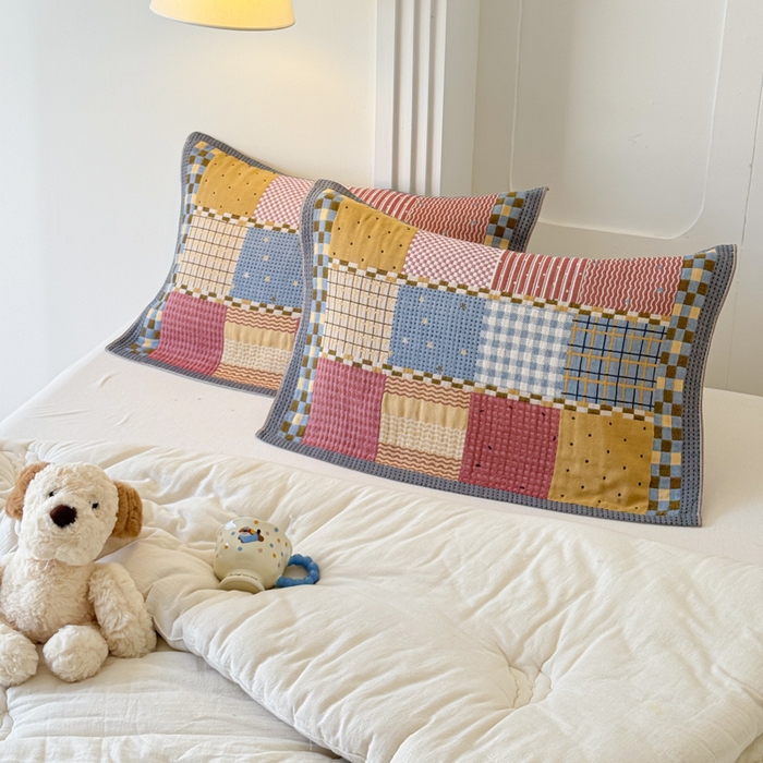 91家纺网 家纺一手货源 找家纺 乐家毛巾被（工厂自产自销） 2026新款全棉A类母婴级卡通软绵绵系列枕巾隔汗巾 复古拼布格