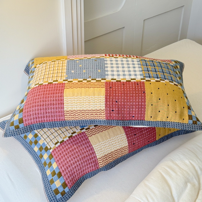 91家纺网 家纺一手货源 找家纺 乐家毛巾被（工厂自产自销） 2026新款全棉A类母婴级卡通软绵绵系列枕巾隔汗巾 复古拼布格