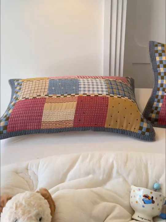 91家纺网 家纺一手货源 找家纺 乐家毛巾被（工厂自产自销） 2026新款全棉A类母婴级卡通软绵绵系列枕巾隔汗巾 复古拼布格