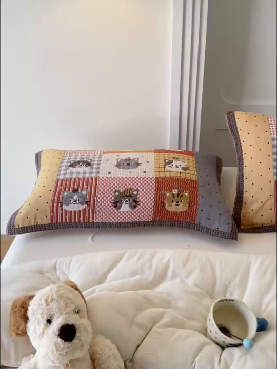 91家纺网 家纺一手货源 找家纺 乐家毛巾被（工厂自产自销） 2026新款全棉A类母婴级卡通软绵绵系列枕巾隔汗巾 格子花猫