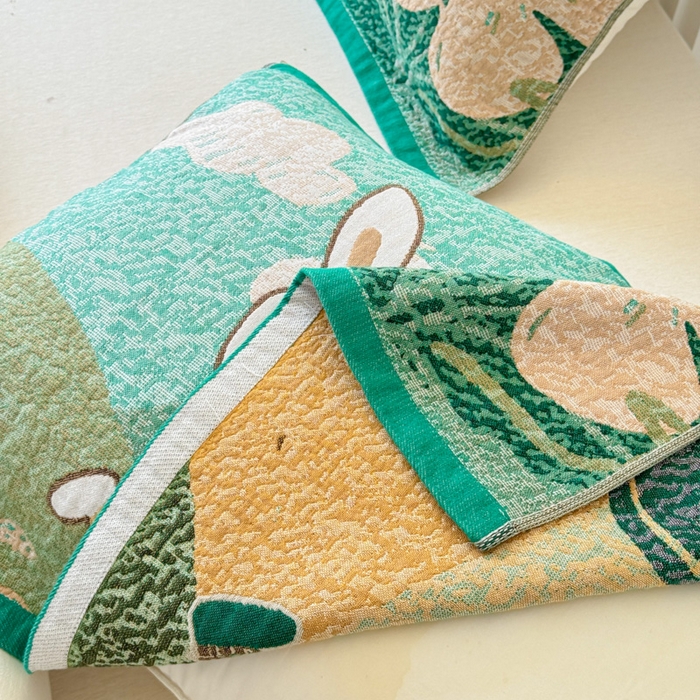 91家纺网 家纺一手货源 找家纺 乐家毛巾被（工厂自产自销） 2026新款全棉A类母婴级卡通软绵绵系列枕巾隔汗巾 花野兔语