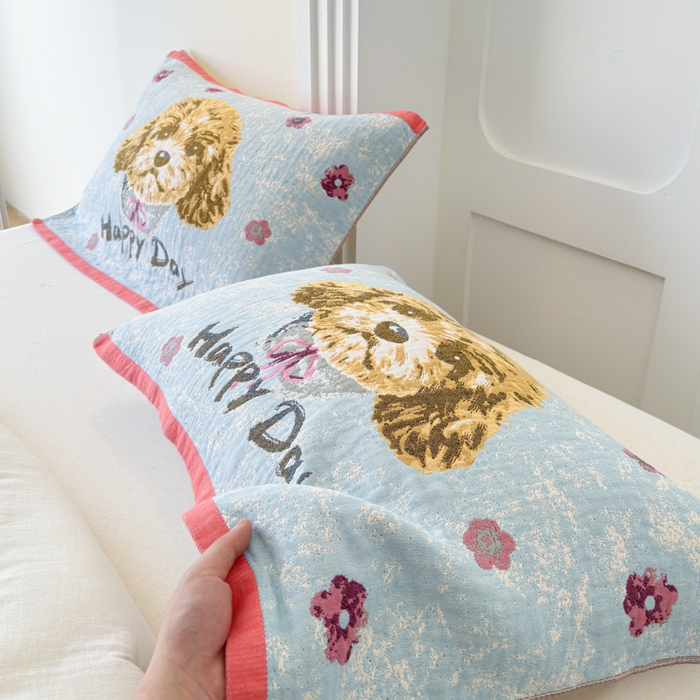 91家纺网 家纺一手货源 找家纺 乐家毛巾被（工厂自产自销） 2026新款全棉A类母婴级卡通软绵绵系列枕巾隔汗巾 萌宠happy