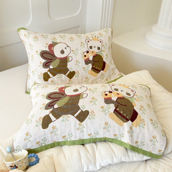 91家纺网 家纺一手货源 找家纺 乐家毛巾被（工厂自产自销） 2026新款全棉A类母婴级卡通软绵绵系列枕巾隔汗巾 蜜语熊宝