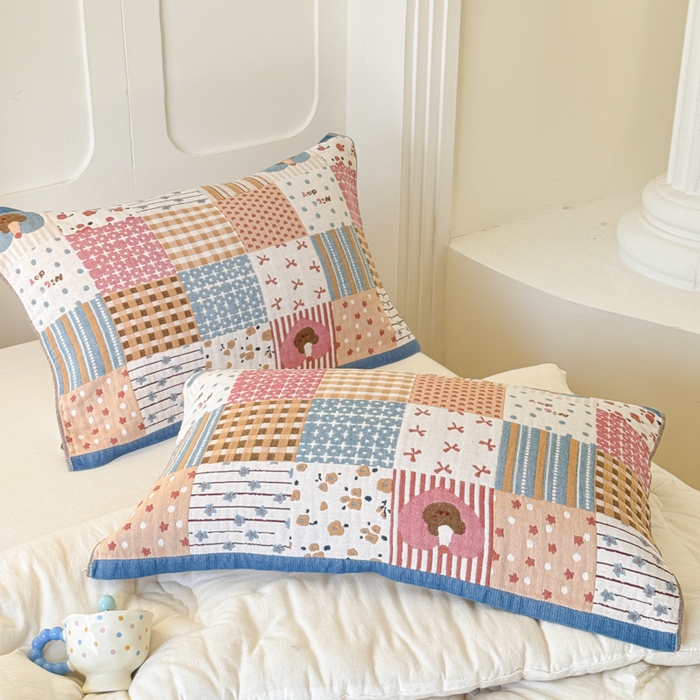 91家纺网 家纺一手货源 找家纺 乐家毛巾被（工厂自产自销） 2026新款全棉A类母婴级卡通软绵绵系列枕巾隔汗巾 拼格蛋糕