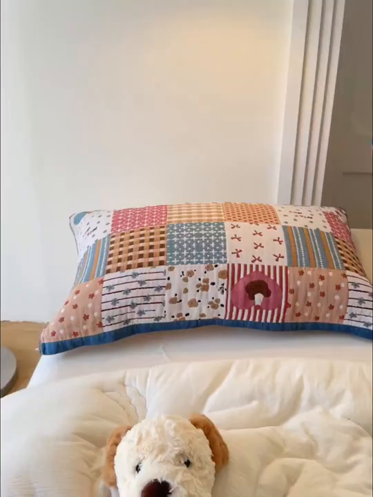 91家纺网 家纺一手货源 找家纺 乐家毛巾被（工厂自产自销） 2026新款全棉A类母婴级卡通软绵绵系列枕巾隔汗巾 拼格蛋糕