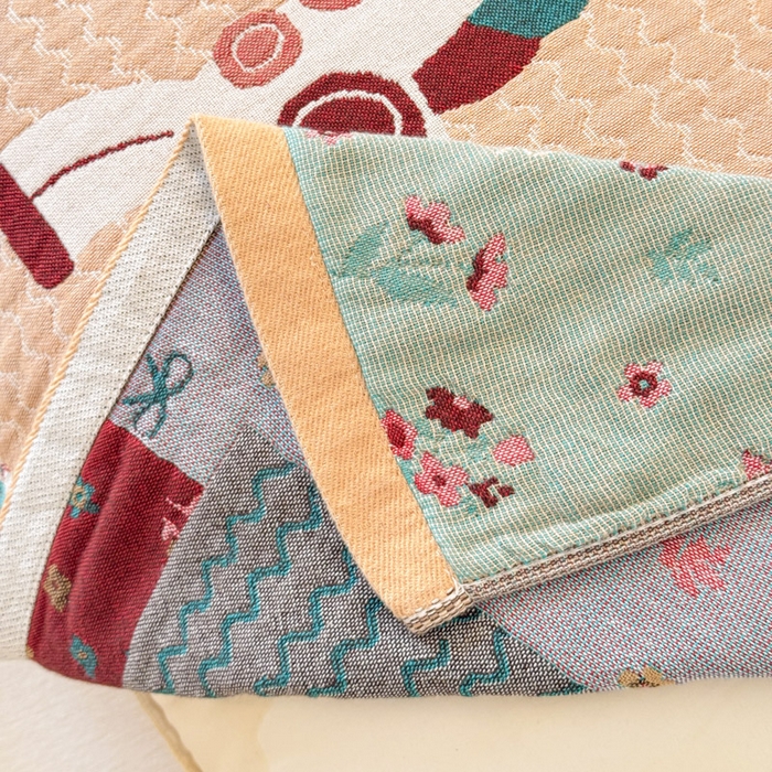 91家纺网 家纺一手货源 找家纺 乐家毛巾被（工厂自产自销） 2026新款全棉A类母婴级卡通软绵绵系列枕巾隔汗巾 拼接木马