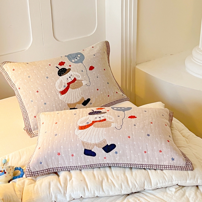 91家纺网 家纺一手货源 找家纺 乐家毛巾被（工厂自产自销） 2026新款全棉A类母婴级卡通软绵绵系列枕巾隔汗巾 气球小白兔