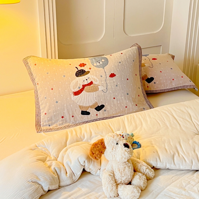 91家纺网 家纺一手货源 找家纺 乐家毛巾被（工厂自产自销） 2026新款全棉A类母婴级卡通软绵绵系列枕巾隔汗巾 气球小白兔