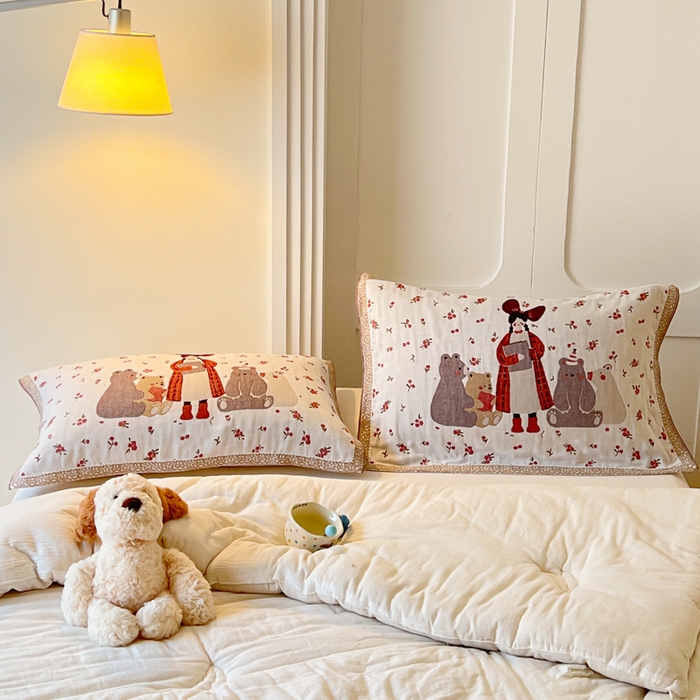 91家纺网 家纺一手货源 找家纺 乐家毛巾被（工厂自产自销） 2026新款全棉A类母婴级卡通软绵绵系列枕巾隔汗巾 听课小熊