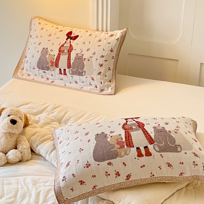 91家纺网 家纺一手货源 找家纺 乐家毛巾被（工厂自产自销） 2026新款全棉A类母婴级卡通软绵绵系列枕巾隔汗巾 听课小熊